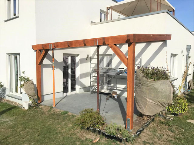 Kann man eine Terrassenüberdachung selber bauen?